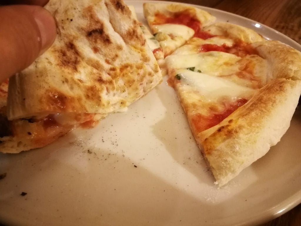 ラパウザ　マルゲリータピザ