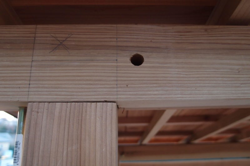 木材の穴を補修